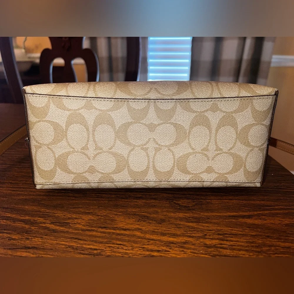 Coach Signature Mollie Tote 25 - Picture 8 of 9